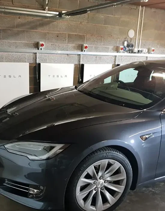 Tesla-Powerwall-Tesla-Garage